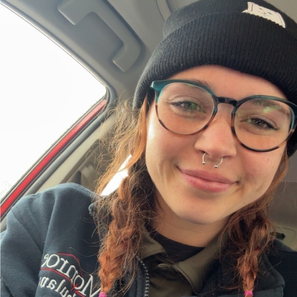 Meet your Posher, Sammi - Picture 2 of 3